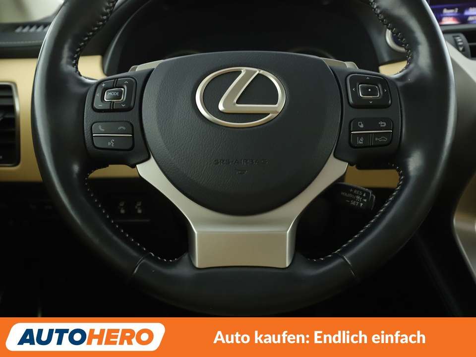 Lexus NX 300h - Imagem 12