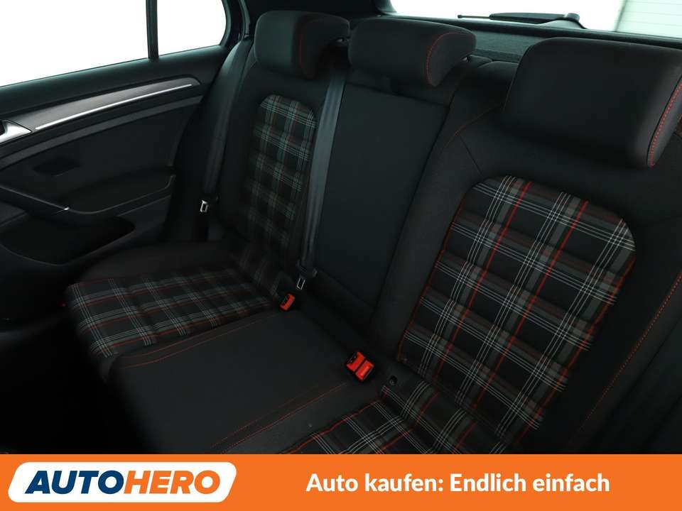 Volkswagen Golf GTI - Imagem 14