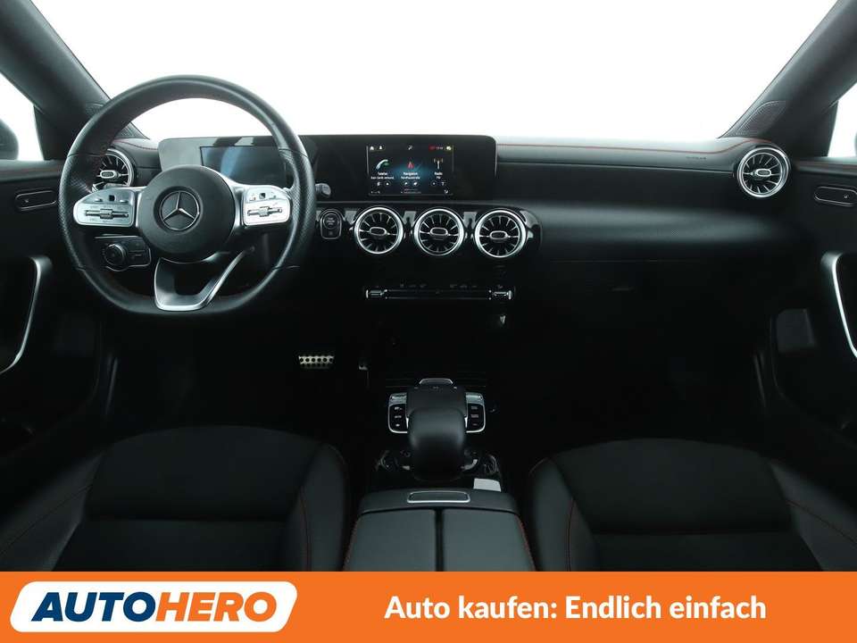 Mercedes-Benz CLA 180 - Imagem 12