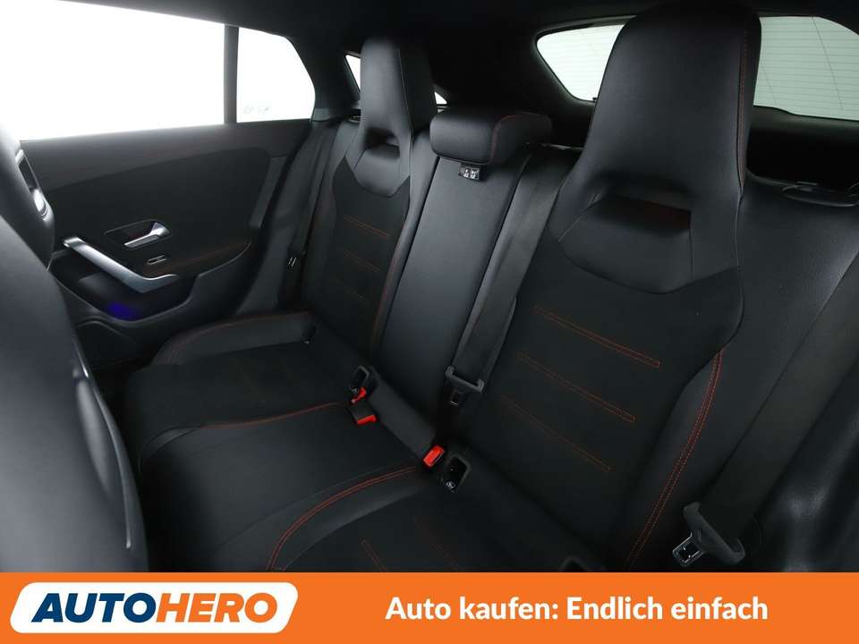 Mercedes-Benz CLA 180 - Imagem 14