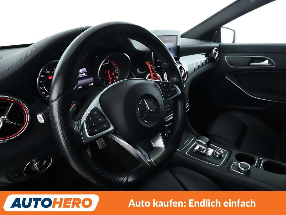 Mercedes-Benz CLA 45 AMG - Imagem 11