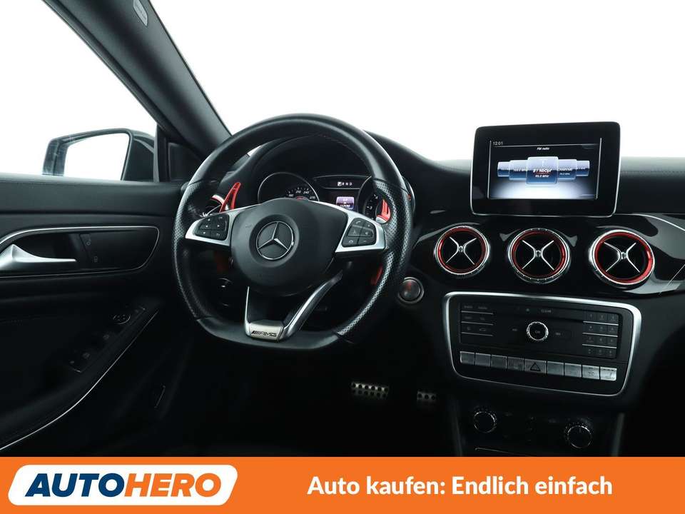 Mercedes-Benz CLA 45 AMG - Imagem 13