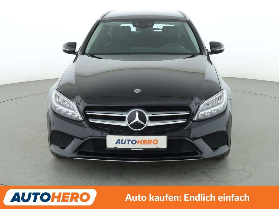 Mercedes-Benz C 180 - Imagem 9