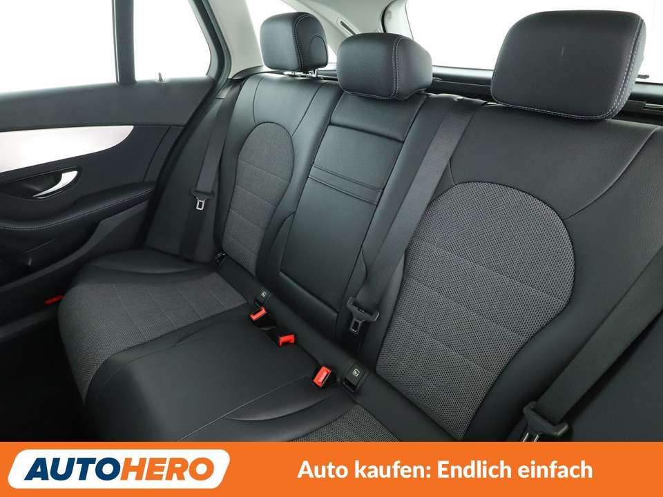 Mercedes-Benz C 180 - Imagem 14