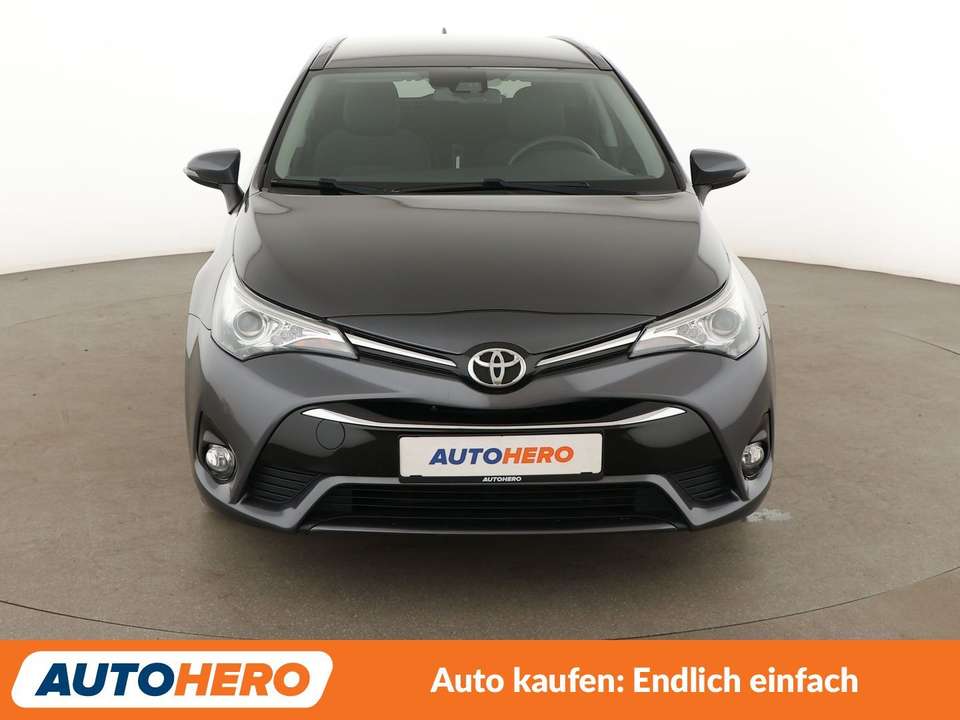 Toyota Avensis - Imagem 9