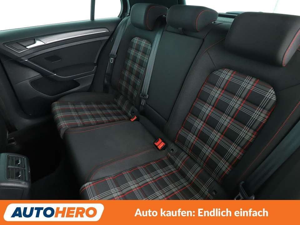 Volkswagen Golf GTI - Imagem 14