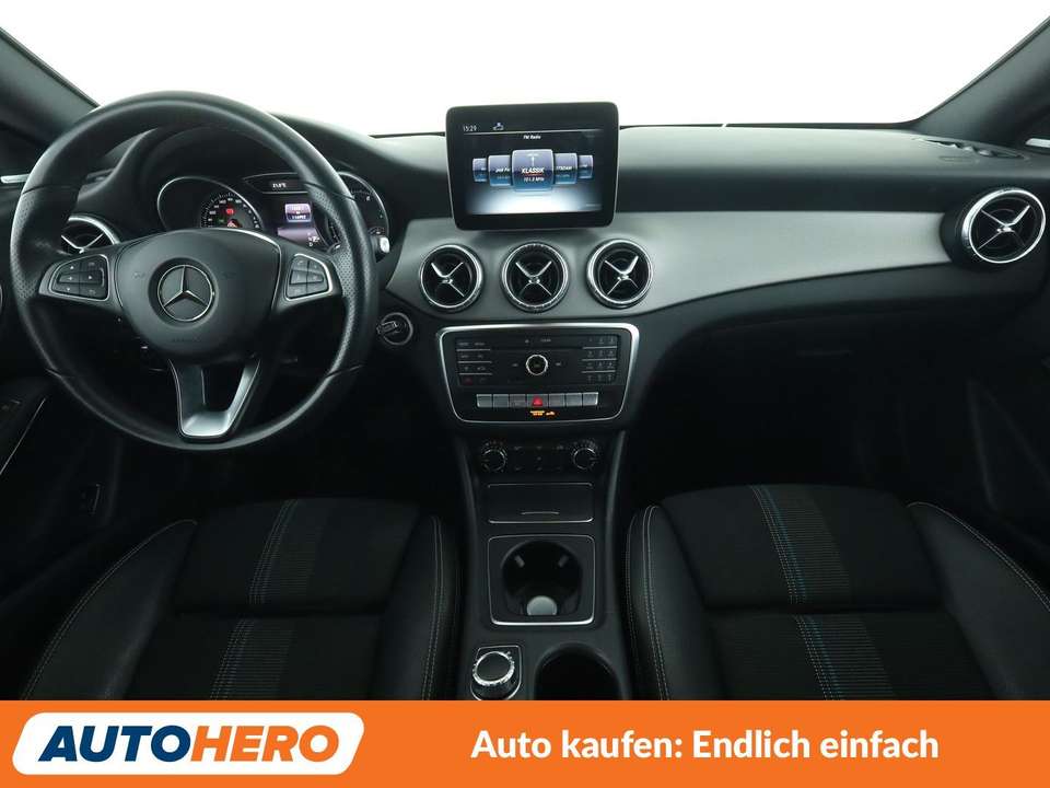 Mercedes-Benz CLA 220 - Imagem 12