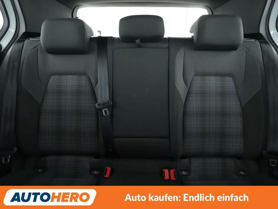 Volkswagen Golf GTE - Imagem 15