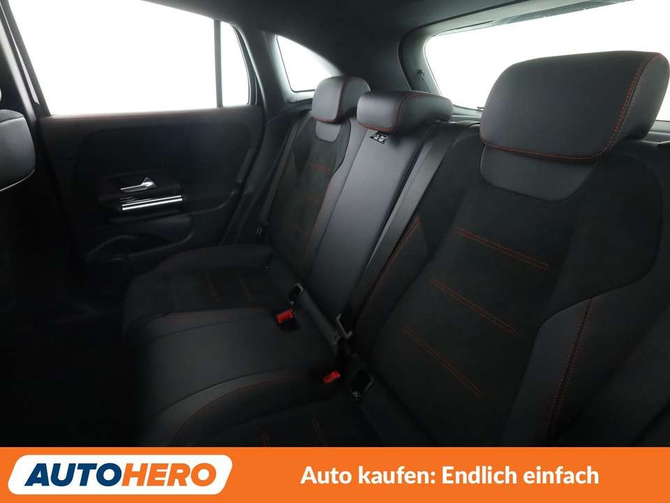 Mercedes-Benz GLA 200 - Imagem 14