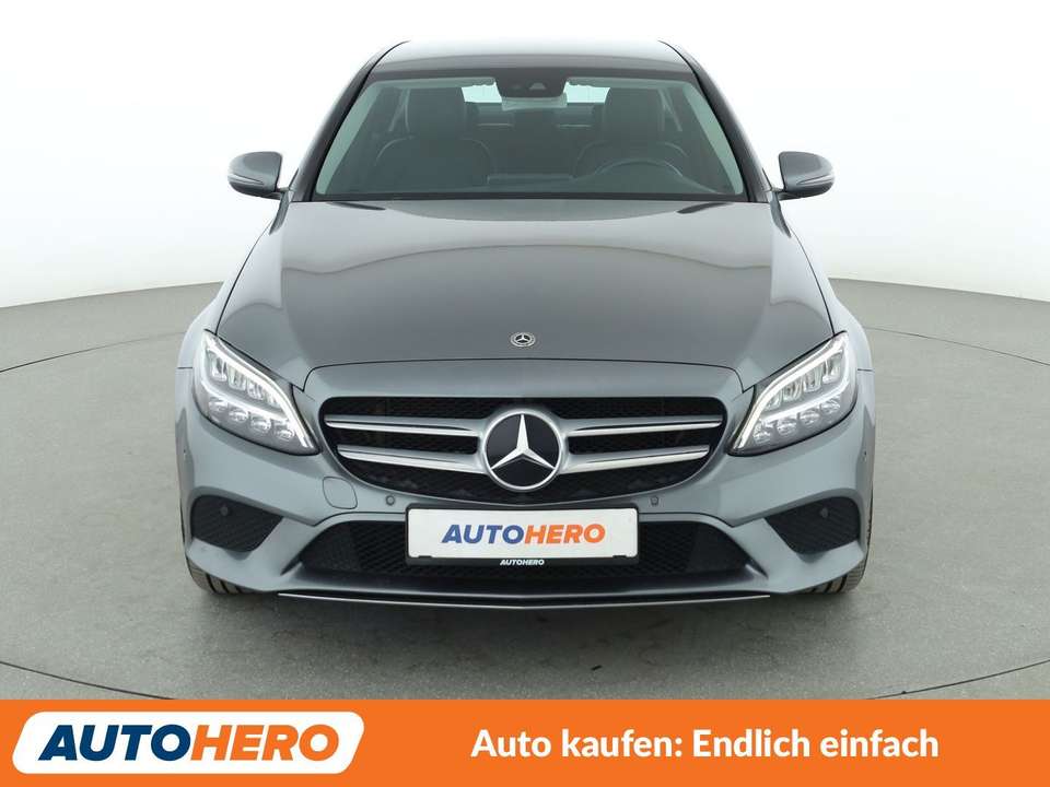Mercedes-Benz C 180 - Imagem 9