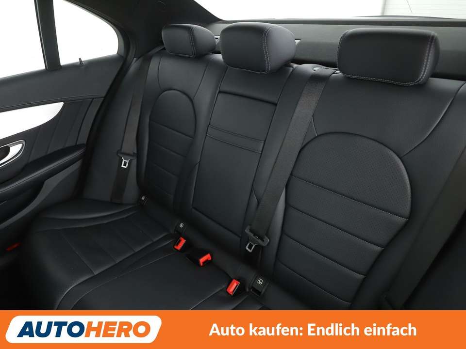 Mercedes-Benz C 220 - Imagem 14