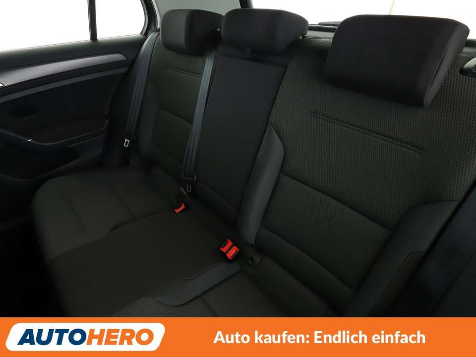 Volkswagen Golf - Imagem 14