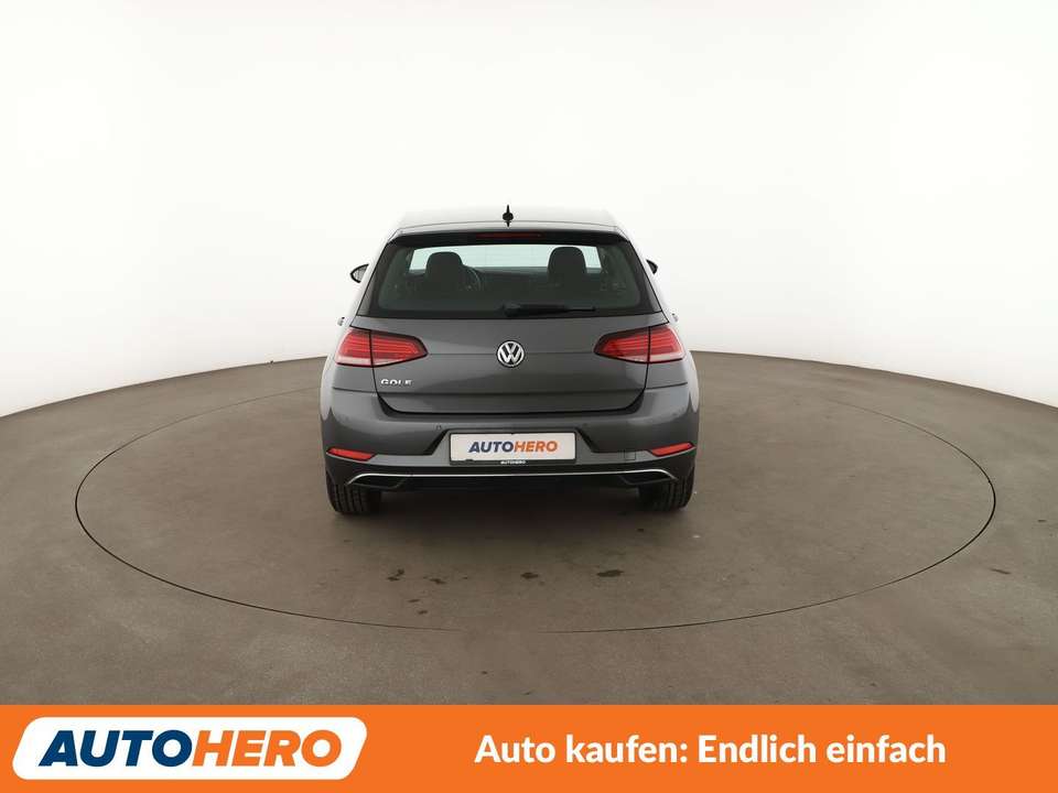 Volkswagen Golf - Imagem 5