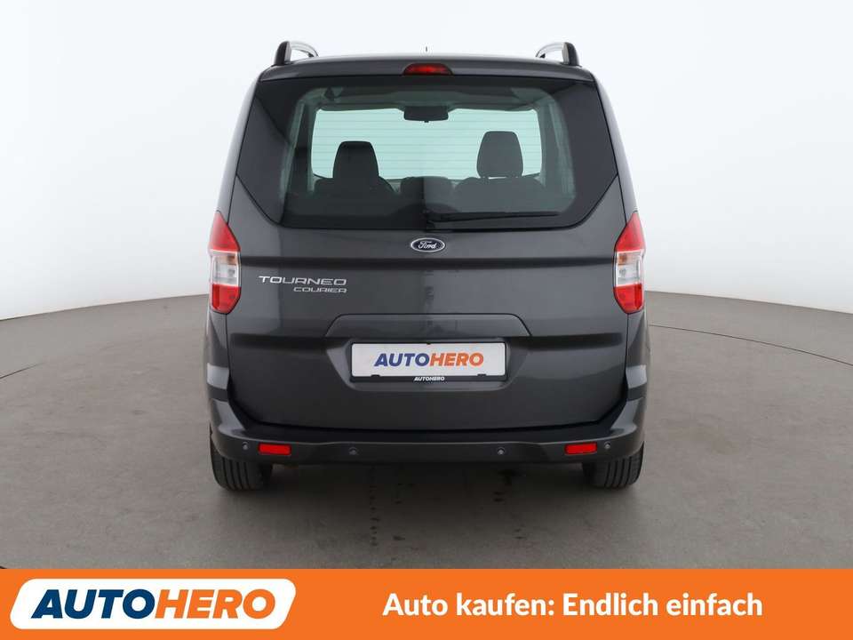 Ford Tourneo - Imagem 5