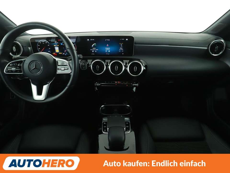 Mercedes-Benz CLA 180 - Imagem 12