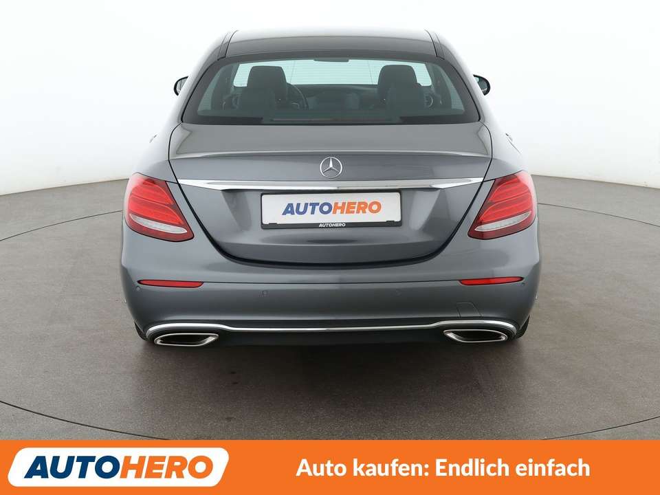 Mercedes-Benz E 200 - Imagem 4