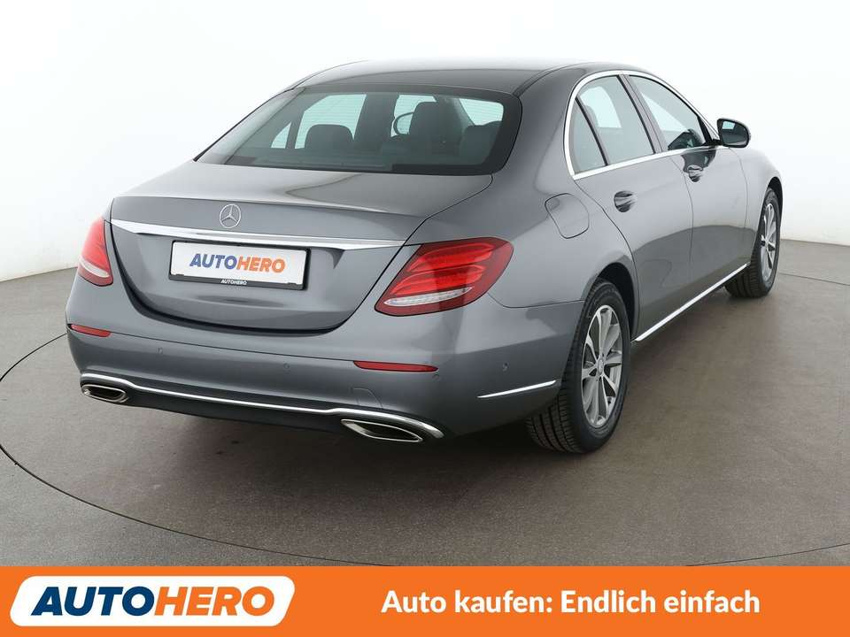 Mercedes-Benz E 200 - Imagem 5
