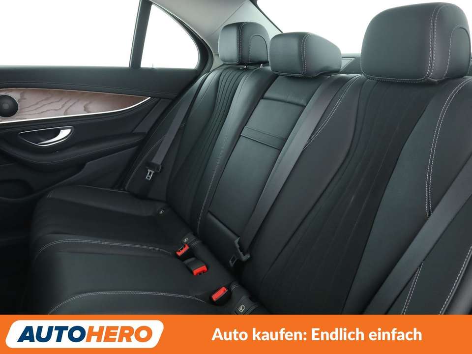 Mercedes-Benz E 200 - Imagem 13