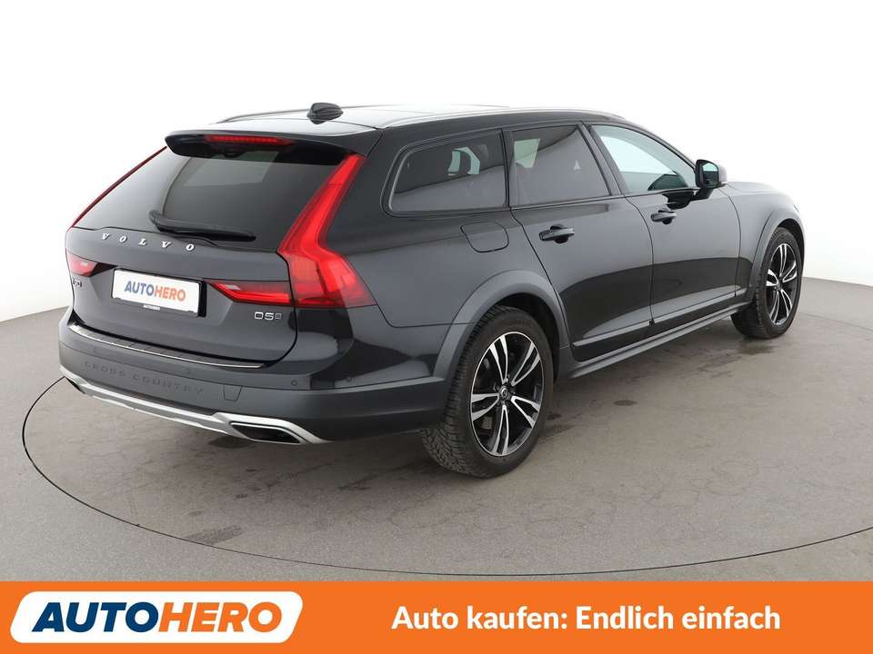 Volvo V90 Cross Country - Imagem 6