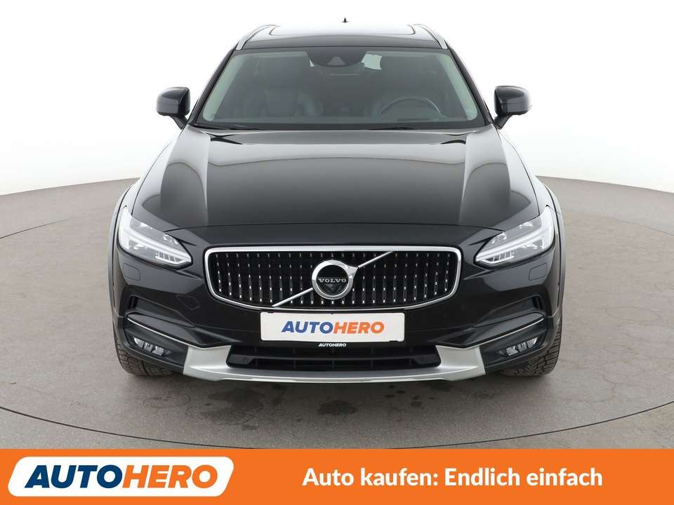 Volvo V90 Cross Country - Imagem 9