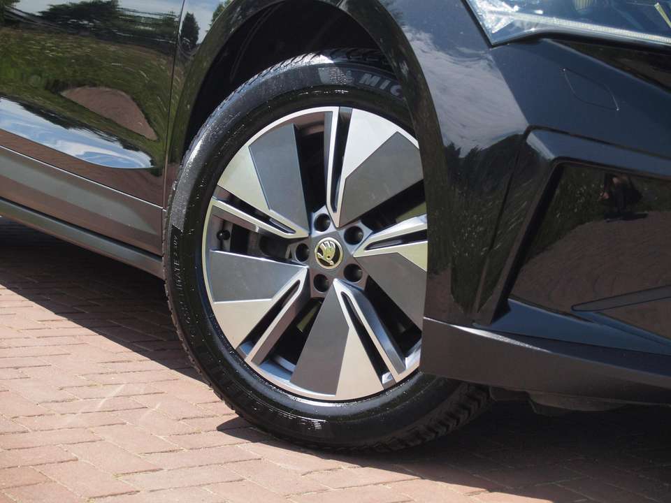 Skoda Enyaq - Imagem 12