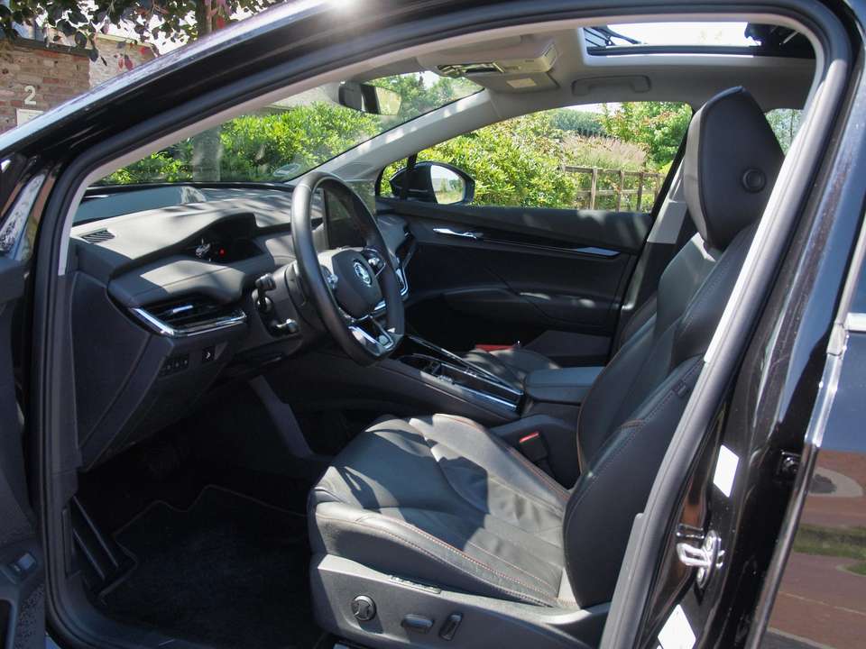 Skoda Enyaq - Imagem 15