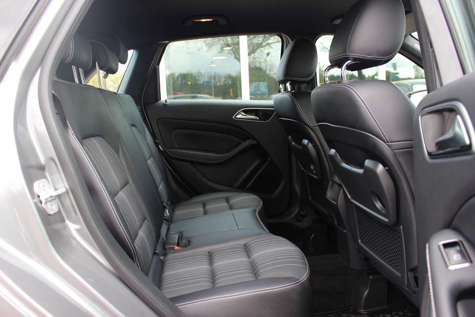 Mercedes-Benz B 180 - Imagem 12