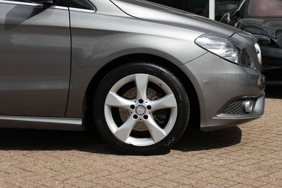 Mercedes-Benz B 180 - Imagem 14