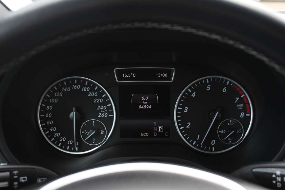 Mercedes-Benz B 180 - Imagem 18
