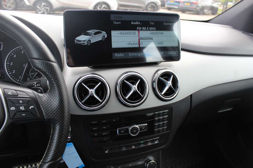 Mercedes-Benz B 180 - Imagem 19