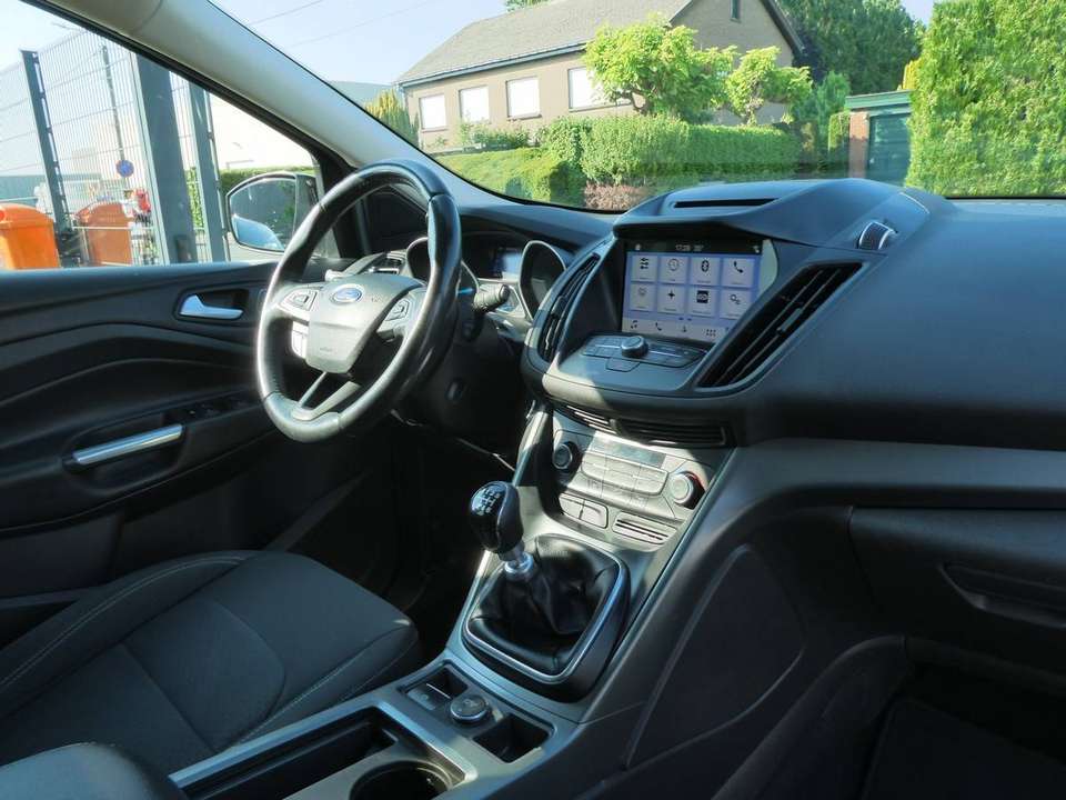 Ford Kuga - Imagem 13