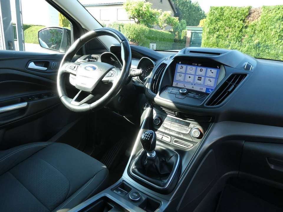 Ford Kuga - Imagem 14