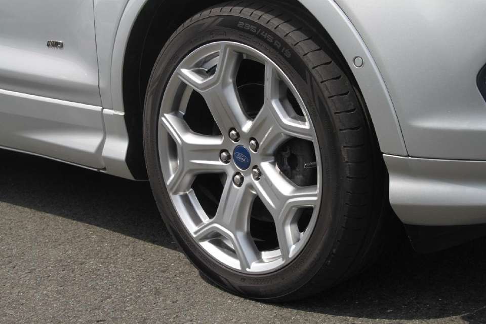 Ford Kuga - Imagem 13