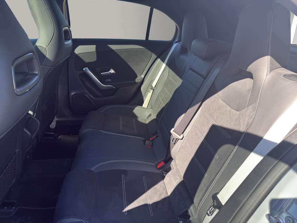 Mercedes-Benz A 180 - Imagem 13
