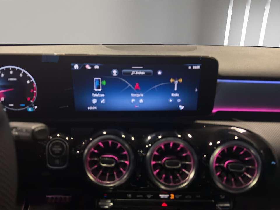 Mercedes-Benz A 180 - Imagem 15