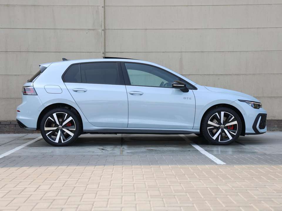 Volkswagen Golf GTE - Imagem 2