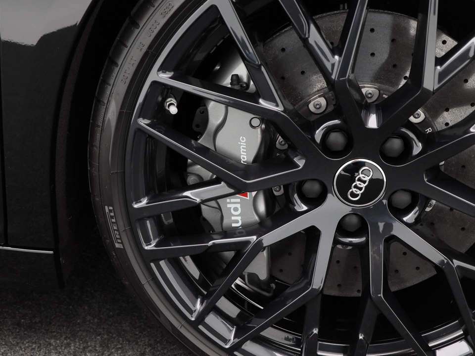 Audi R8 - Imagem 11
