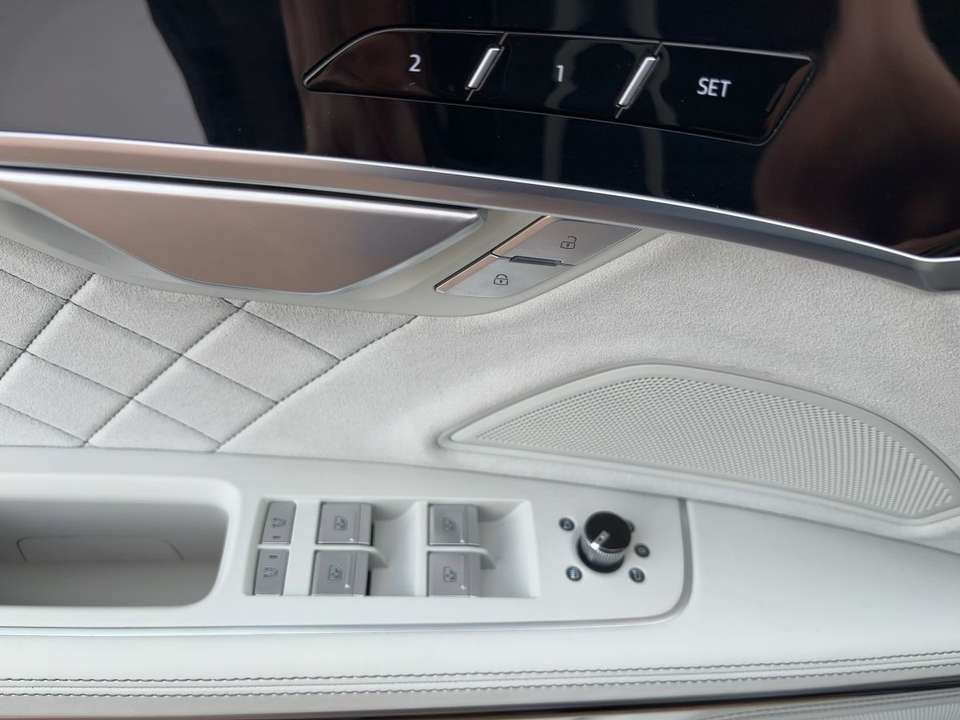 Audi A8 - Imagem 12