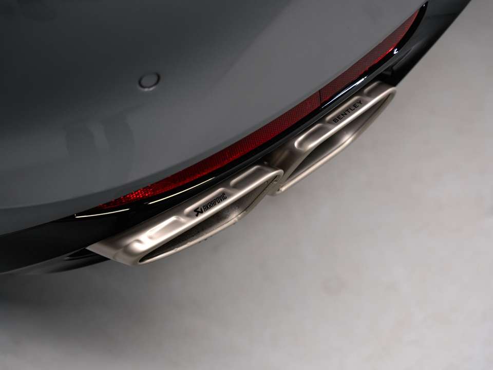 Bentley Continental GTC - Imagem 10