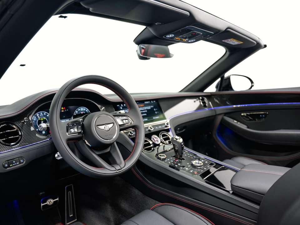 Bentley Continental GTC - Imagem 11