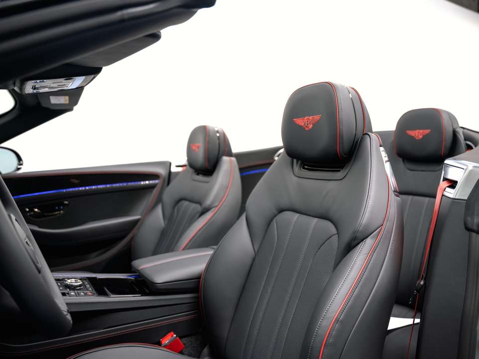 Bentley Continental GTC - Imagem 13