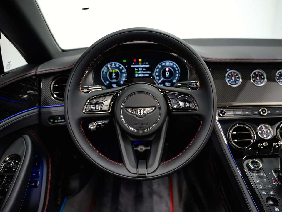 Bentley Continental GTC - Imagem 15