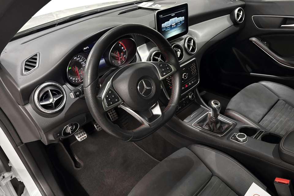 Mercedes-Benz CLA 200 - Imagem 11