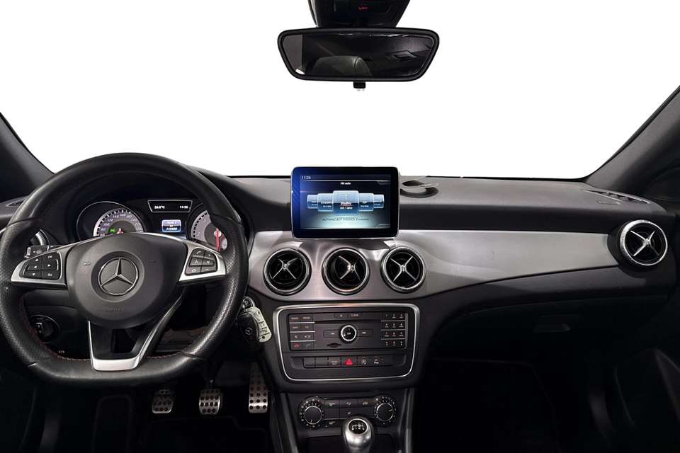 Mercedes-Benz CLA 200 - Imagem 12
