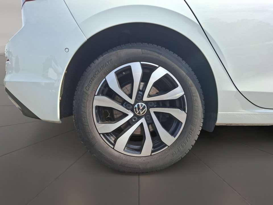 Volkswagen Golf - Imagem 6