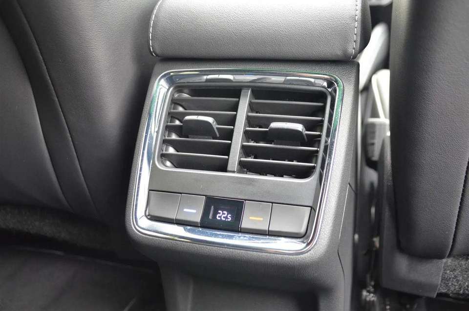 Skoda Enyaq - Imagem 12