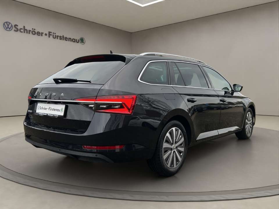 Skoda Superb - Imagem 5