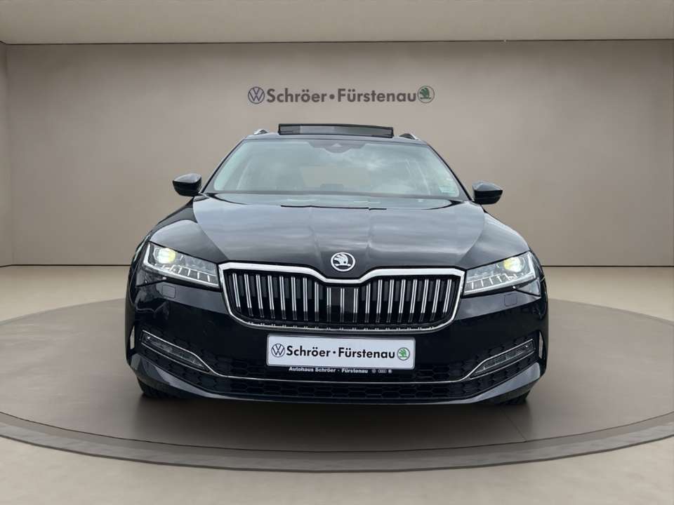 Skoda Superb - Imagem 8