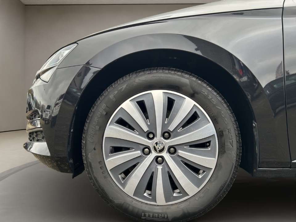 Skoda Superb - Imagem 9