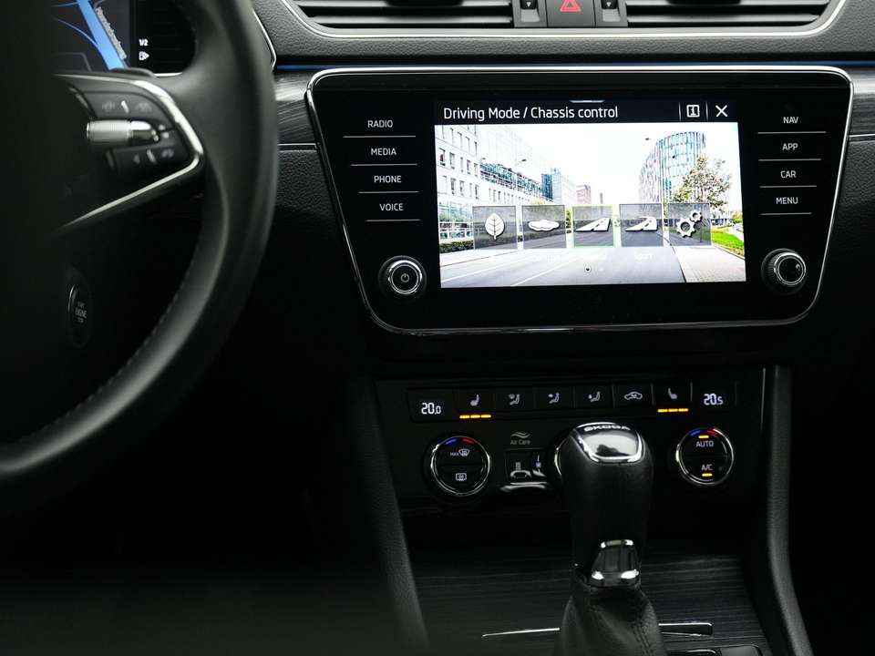 Skoda Superb - Imagem 8